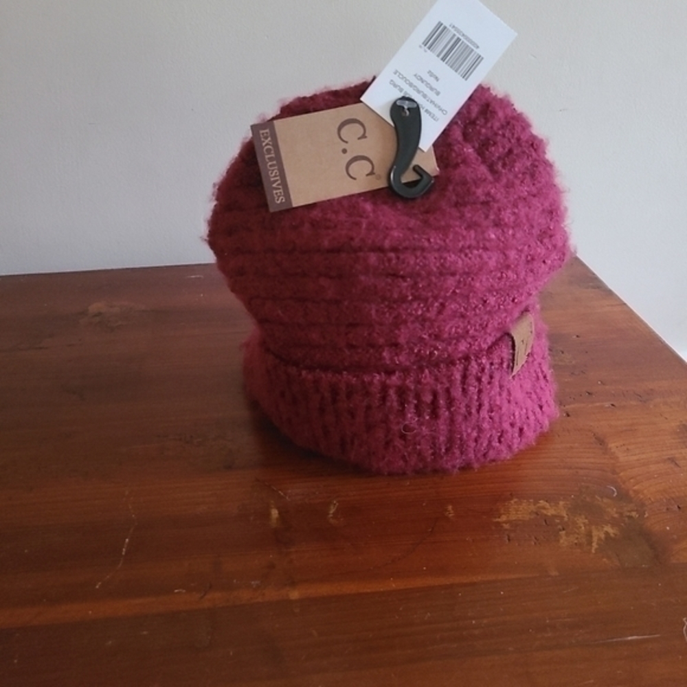 CC Exclusive Burgundy Beanie Hat New With Tags - Picture 4 of 5